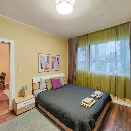 Pastelo - 6 Min To The & Promenade Apartment